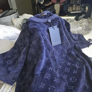 LV Men's size Medium pullover velour shirt
